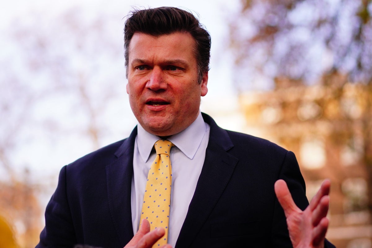 uk should consider sending troops to ukraine, ex-defence minister says