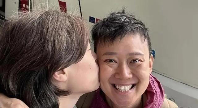 认同与守候：香港星二代同性伴侣的五载之恋