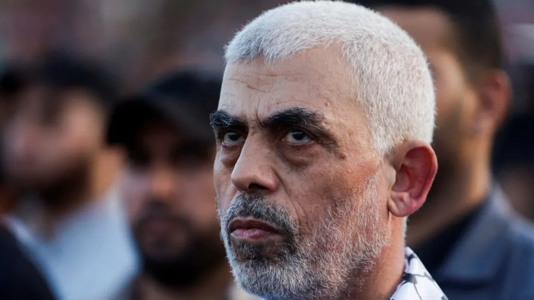 Acredita-se que muitos dos principais líderes do grupo em Gaza, incluindo Yahya Sinwar, ainda estejam vivos