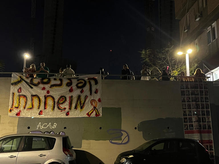 A Wild Night With Israel's Conspiracy-spouting Right-wing Protesters