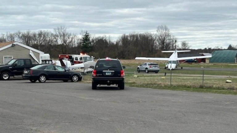 Plane makes hard landing at Ellington Airport