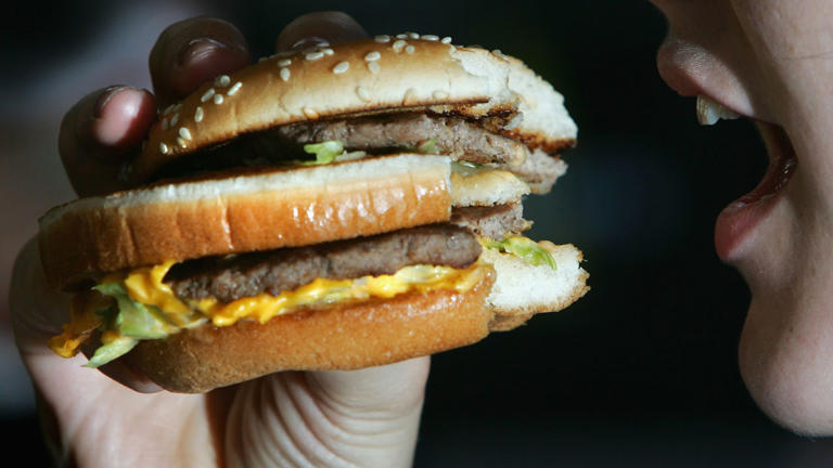 5 popular fast-food chains that went out of business and why