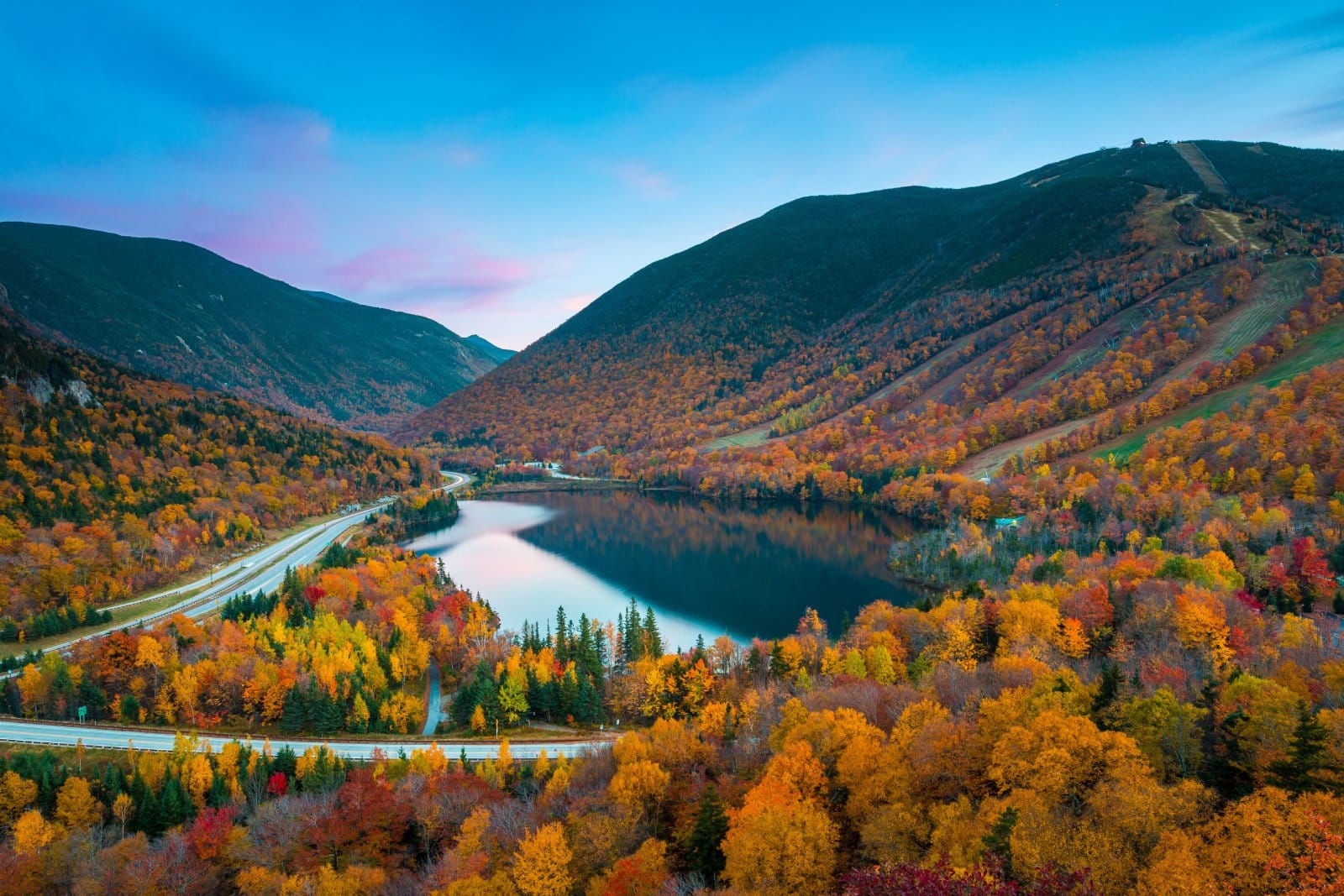 <p class="wp-caption-text">Image Credit: Shutterstock / Winston Tan</p>  <p><span>The White Mountains in New Hampshire offer camping and lodges, charming towns like Portsmouth, and scenic drives like the Kancamagus Highway.</span></p>