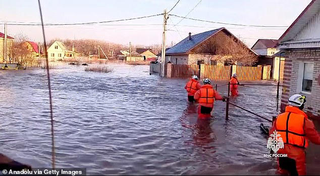 Burst Russian dam calamity 'sparks looting': Putin orders crackdown on ...