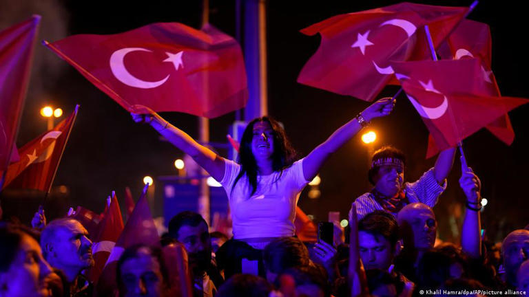 Turkey's streets were filled with people celebrating after the opposition's victory on March 31
