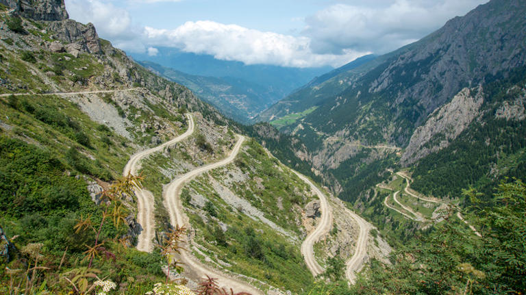 One Look At This Asian Road Is Enough To See Why It's One Of The World ...