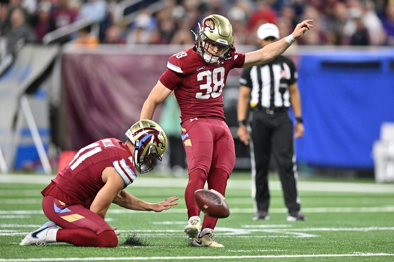 UFL Kicker Jake Bates Whacks 62-yard Field Goal With Detroit Lions Keen ...