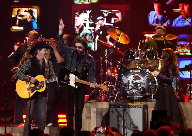 Toby Keith honored at 2024 CMT Awards with moving tribute from Sammy ...