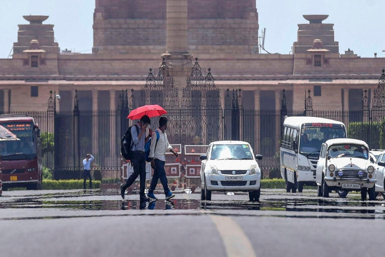 Intense Heat Sweeps Large Swathes Of India, Maximum Temperatures Settle 