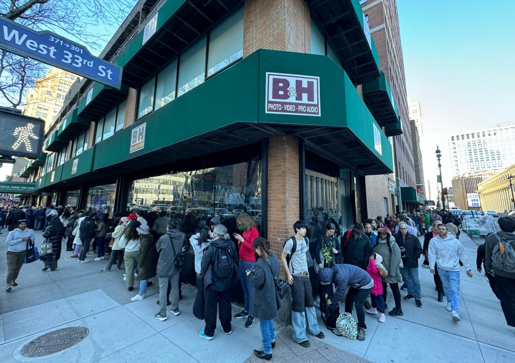 B&H Dubbed ‘hottest Club In Town’ As New Yorkers Scramble To Get ...