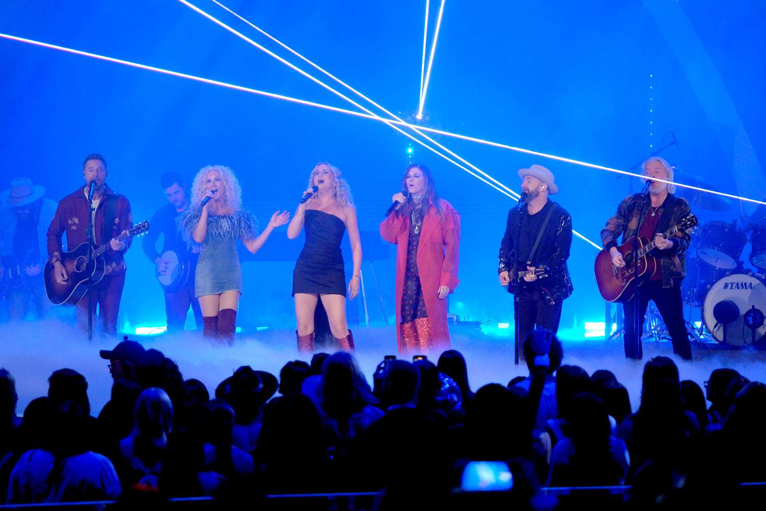 Little Big Town And Sugarland Unite For 2024 CMT Awards Performance Of ...