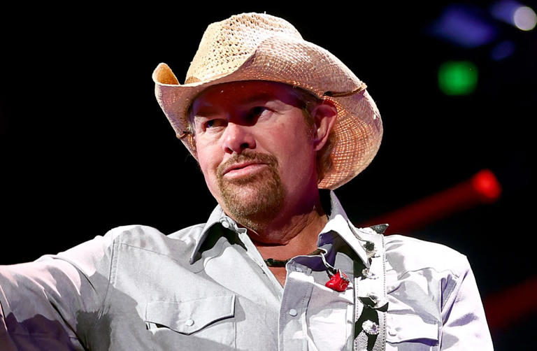 2024 CMT Music Awards Feature Heartfelt Tribute to Toby Keith, Leaving ...