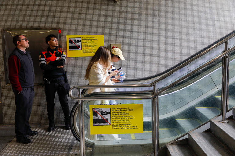 Las tretas de los turistas para seguir haciéndose las selfies vetadas ...