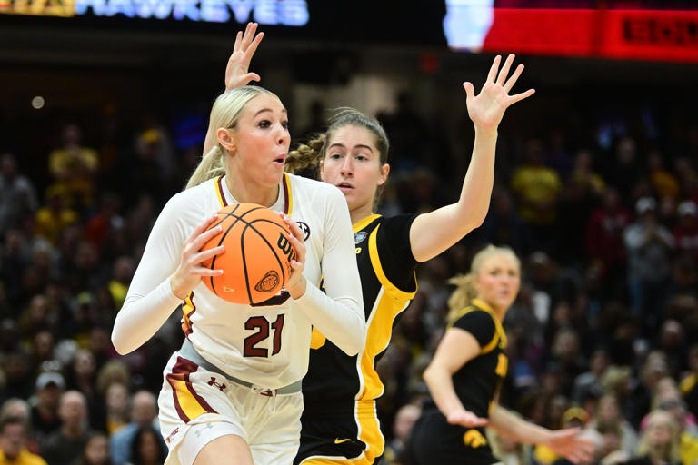South Carolina women's basketball vs Iowa highlights score updates