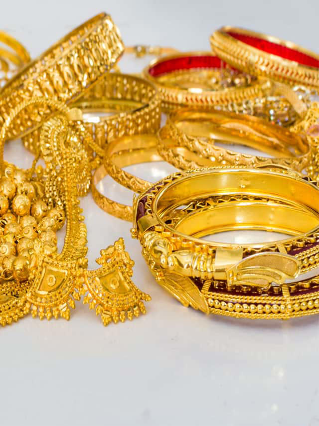 Gold Rates Today April 08: Check 22/24 carat price city-wise