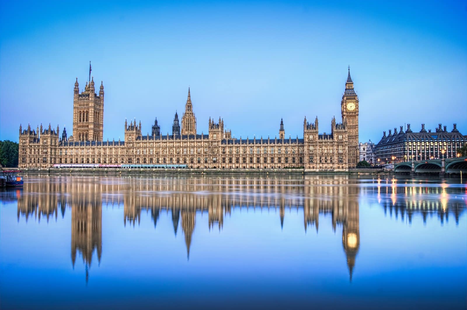 <p class="wp-caption-text">Image Credit: Shutterstock / olavs</p>  <p><span>The UK’s rich history and vibrant culture make it ideal for study or internships. While cities like London can be pricey, the experience of walking through history is priceless. Prepare for unpredictable weather and endless exploration.</span></p>