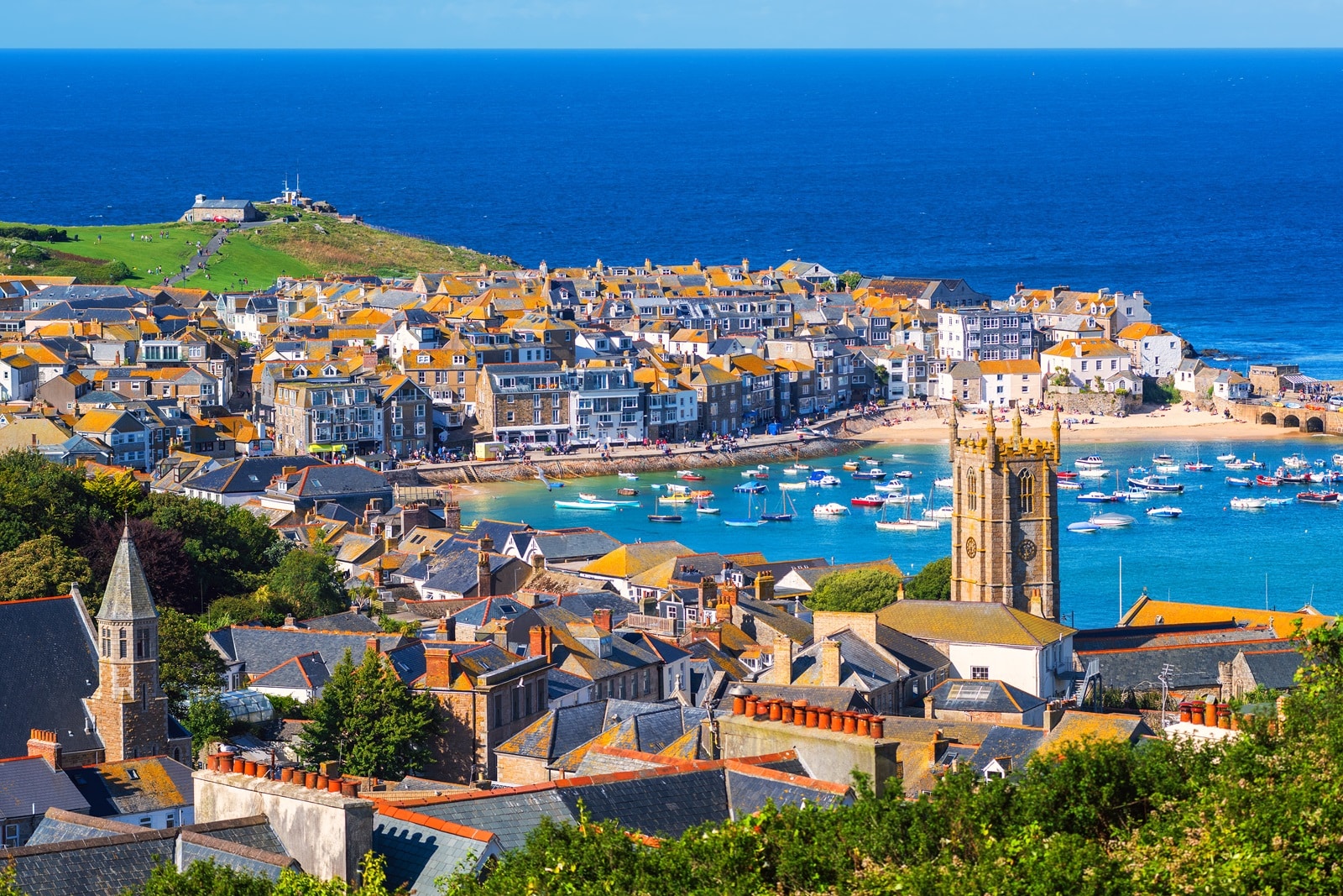 Image Credit: Shutterstock / Boris Stroujko <p>Cornwall pairs its stunning views with schools that are quickly climbing the ranks. It’s not just the scenery that’s bright here.</p>