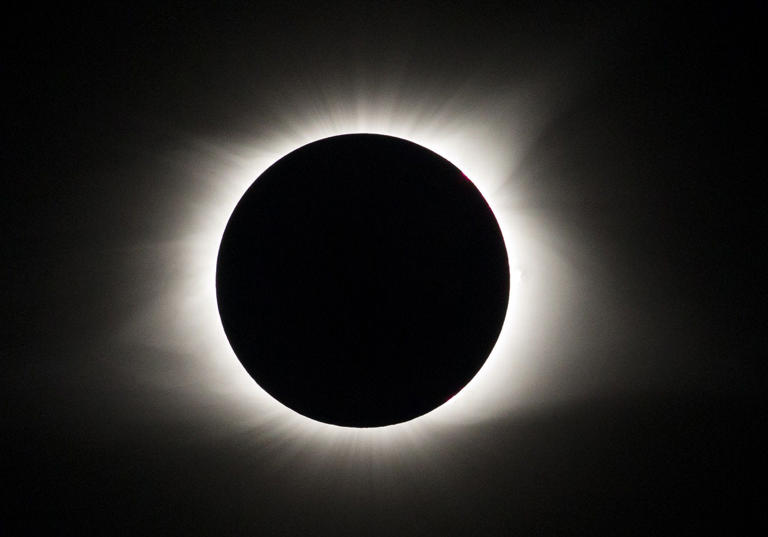 What time is the eclipse today in Illinois? And how to watch solar