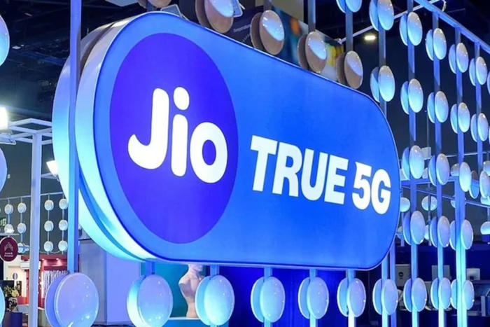 jio announces new unlimited 5g data plans and ai-powered jiotranslate feature for users