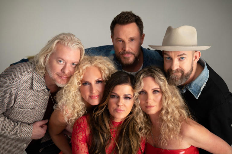 Little Big Town and Sugarland Collaboration on CMT Awards Wasn't a One-Off: LBT Members Talk Covering Phil Collins for Joint Single, Plus Fall Tour