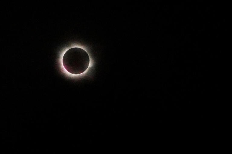 Austinites cheer on the sun during the 'very, very, super duper cool ...