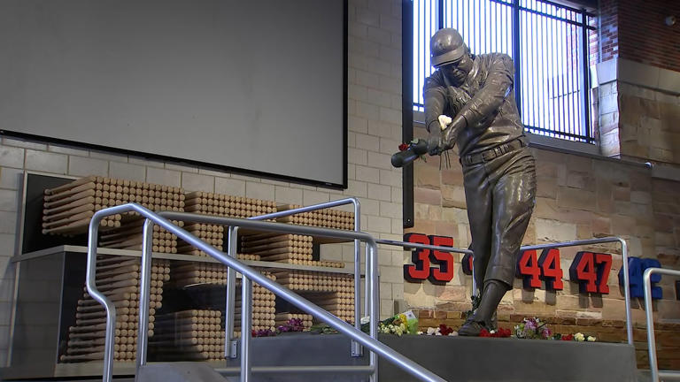 Baseball Hall of Fame to unveil Hank Aaron statue next month