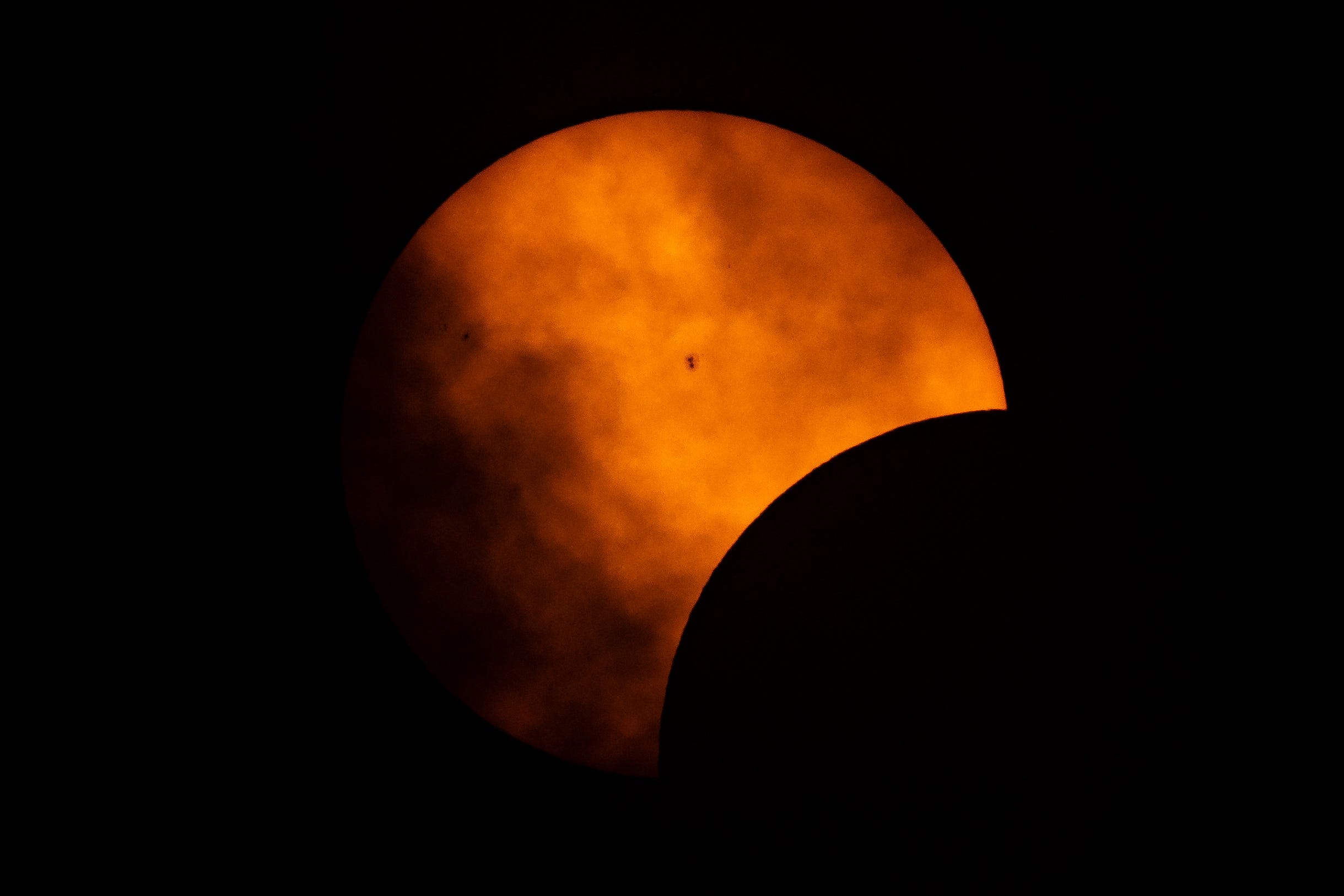 Eclipse 2024 Live updates from Nashville on celestial happenings, science behind it