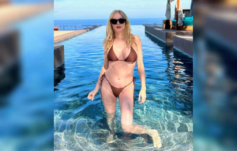 Heather Graham showed off her impressive bikini body. @imheathergraham/instagram
