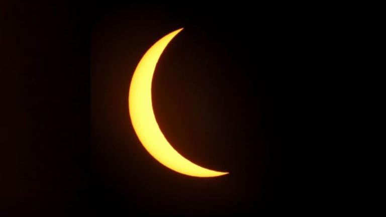 Thousands enjoy Atlanta, north Georgia’s Monday partial solar eclipse