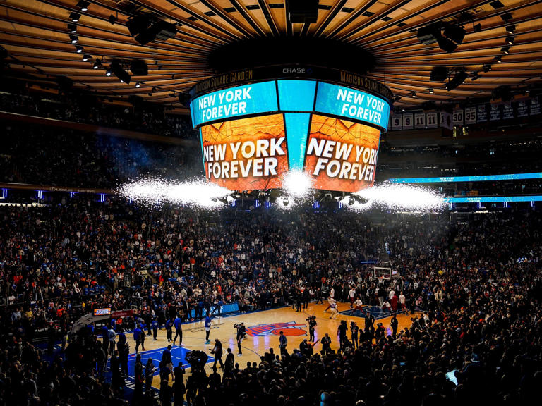 How to get New York Knicks tickets Prices compared for the Playoffs