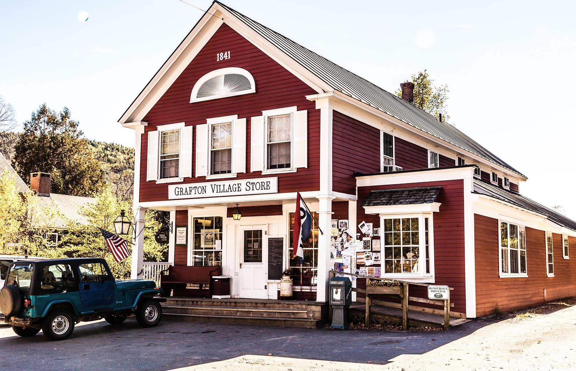 Underrated towns in every US state that locals would rather keep to ...