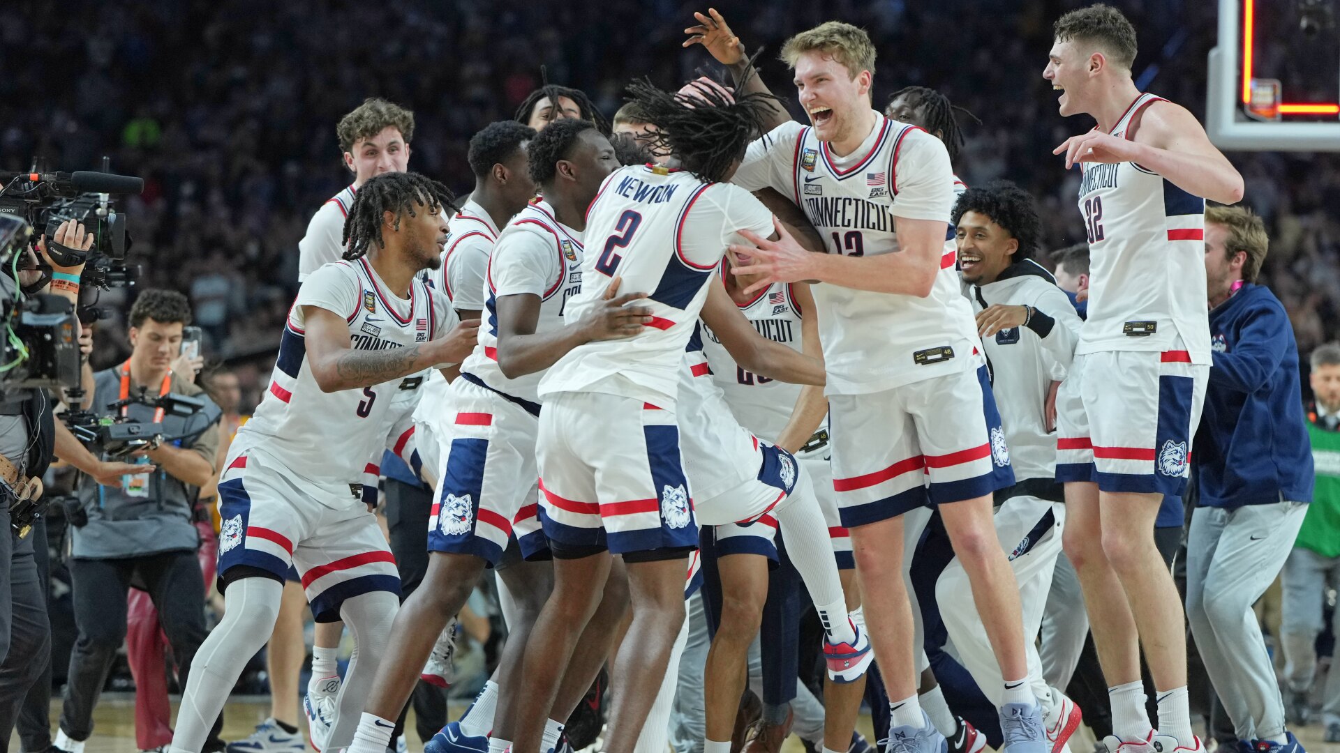 UConn Concludes A Dominant Run To Its 2nd Straight NCAA Title, Beating ...