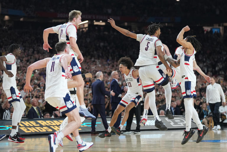 UConn vs. Purdue live updates Huskies wallop Boilermakers to repeat as