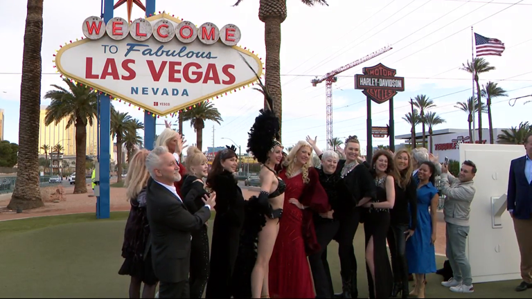 Welcome to Las Vegas sign celebrates upcoming debut of Broadway's ...