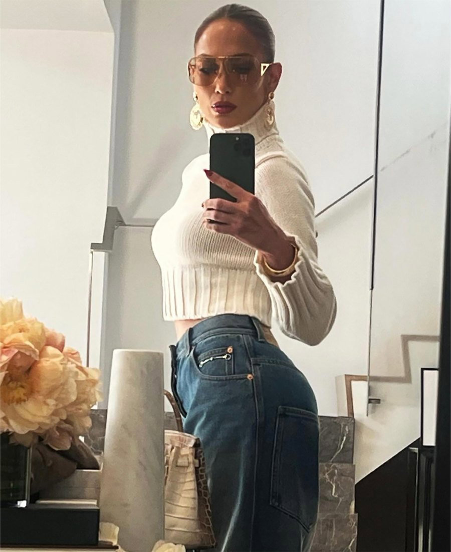 Recreate Jennifer Lopez's Girls' Night Out Style With This Chic Sweater
