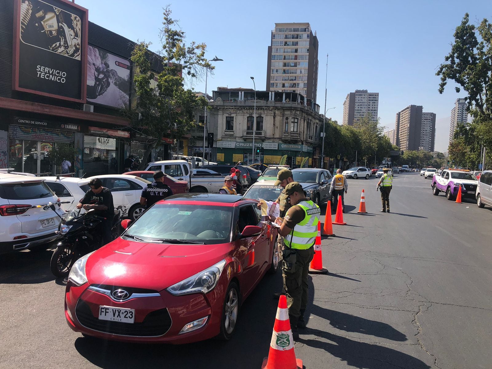 operativo policial en barrio 10 de julio deja a seis detenidos y ocho vehículos fuera de circulación
