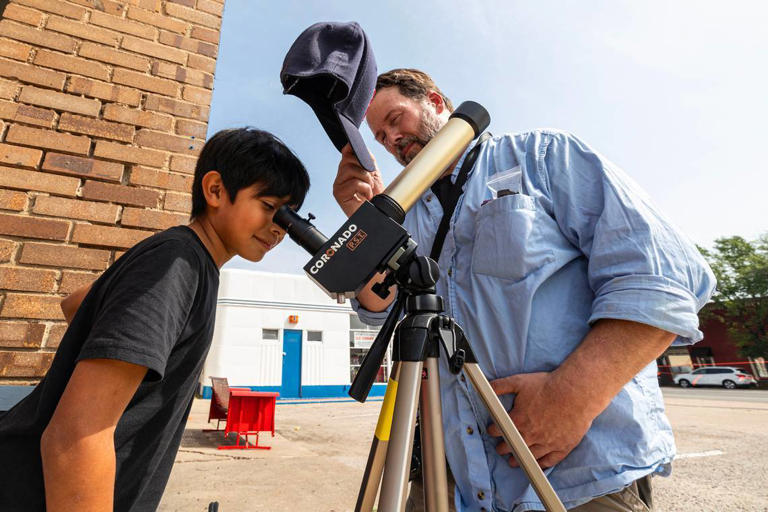 As it went dark, view of total eclipse from tiny Texas town impress