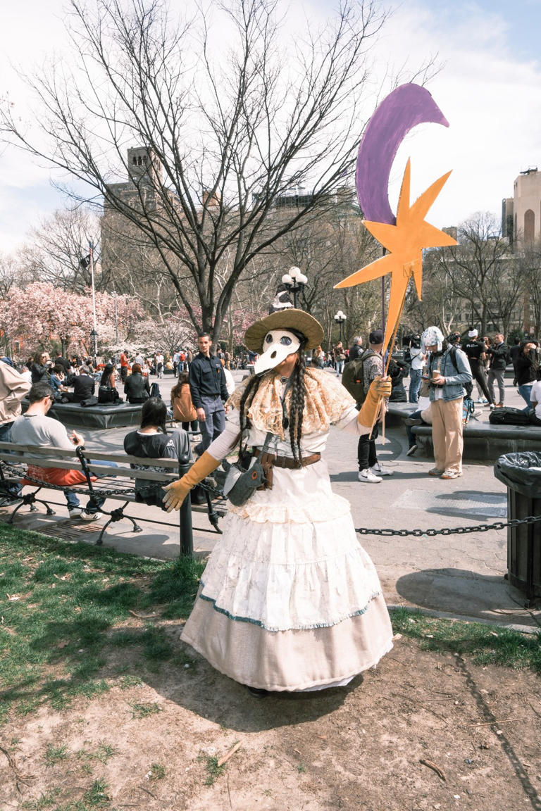 Aliens, witches and time travelers: just another day in NYC’s ...
