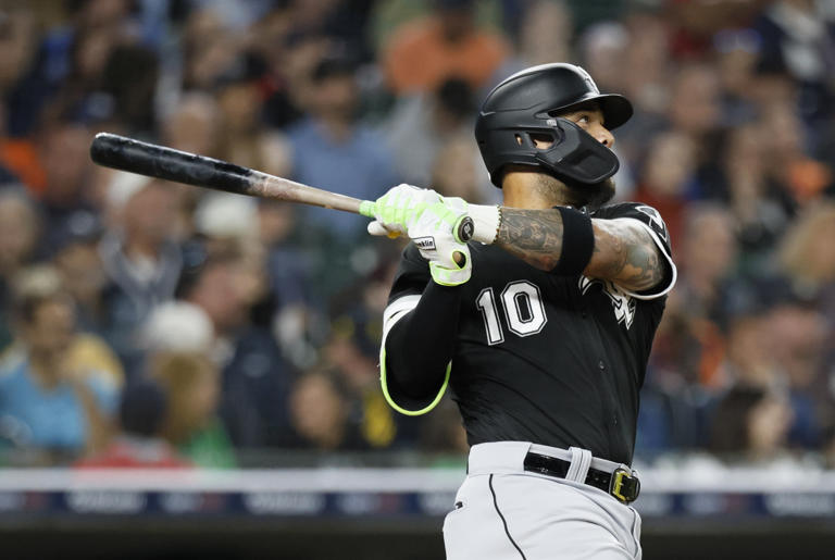 White Sox's offensive woes continue to reach historic levels