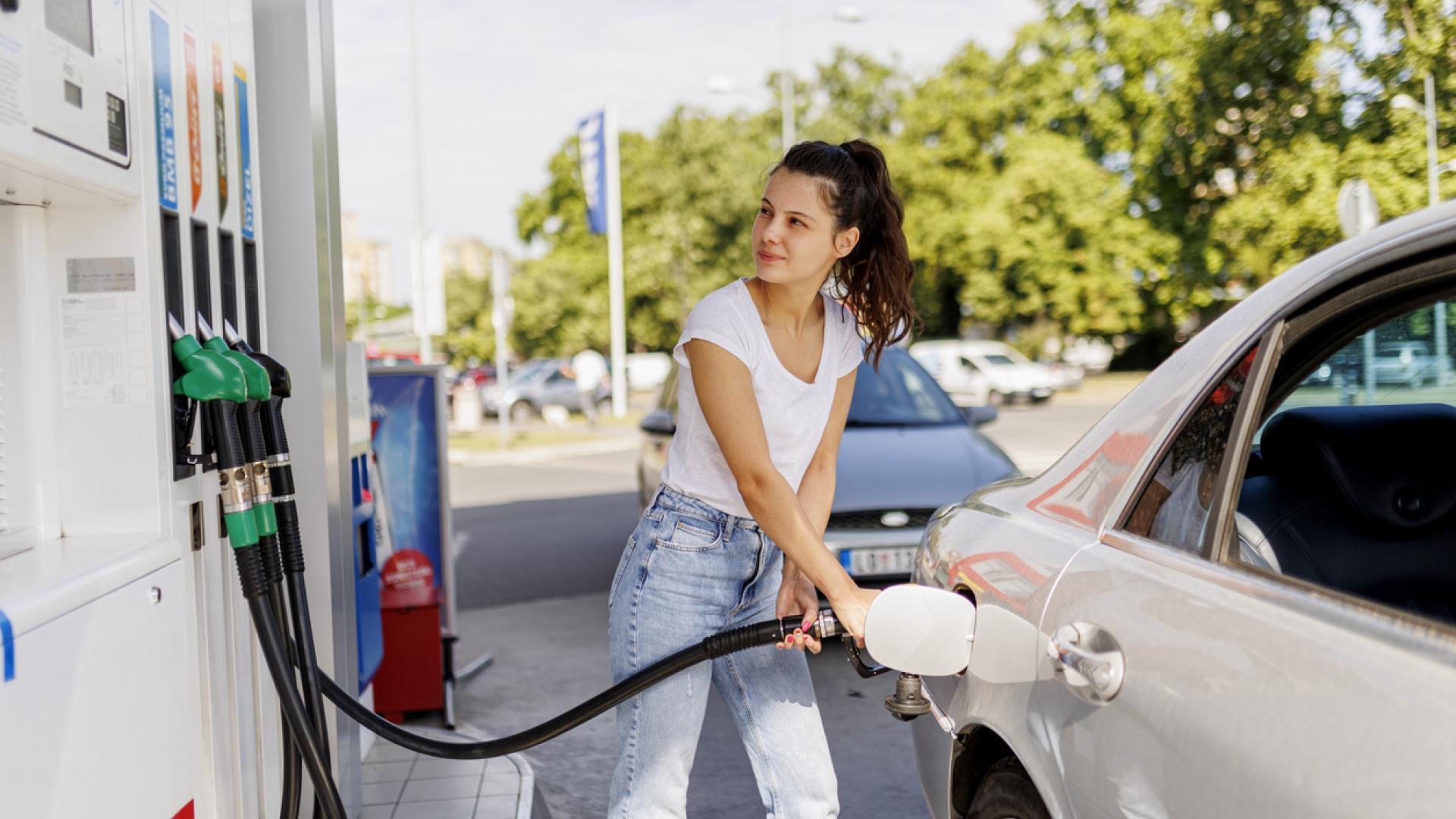 gasolina low-cost en españa: ¿puede dañar el motor de tu coche?
