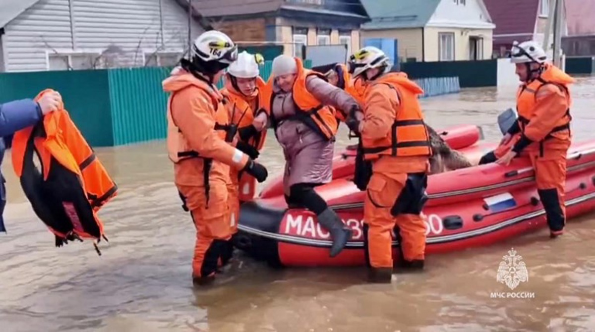 intempéries - plus de 90.000 évacués dans des inondations majeures au kazakhstan et en russie