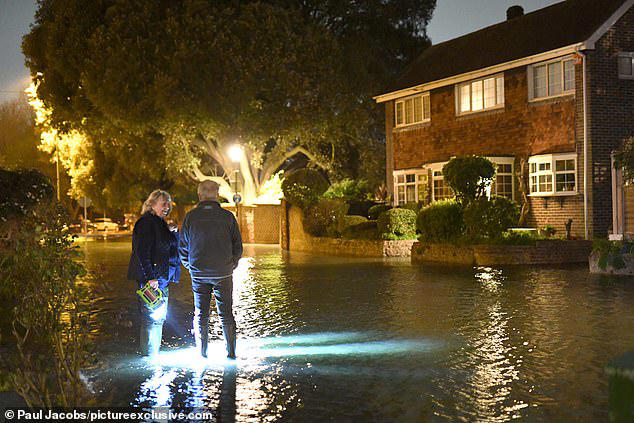 UK weather: Storm Kathleen's heavy downpours spark flooding chaos as ...