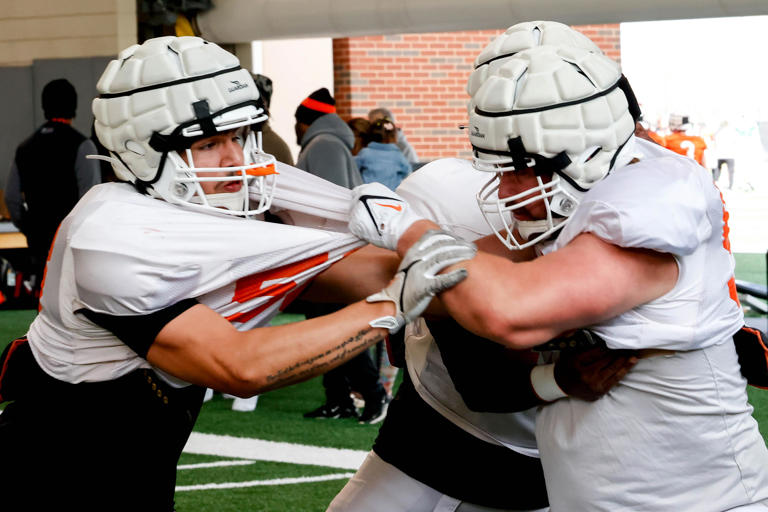 Oklahoma State football film review shows Kendal Daniels as 'Predator ...