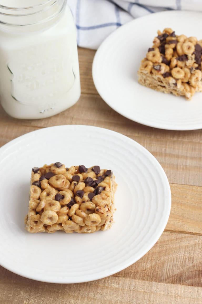 No Bake Peanut Butter Cheerio Bars - Gluten Free