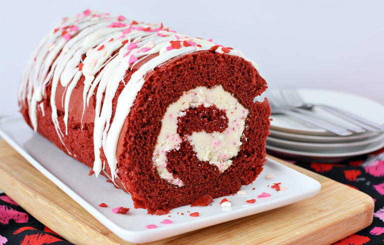 7 Delicious Dessert Ideas for Red Velvet Cake Lovers