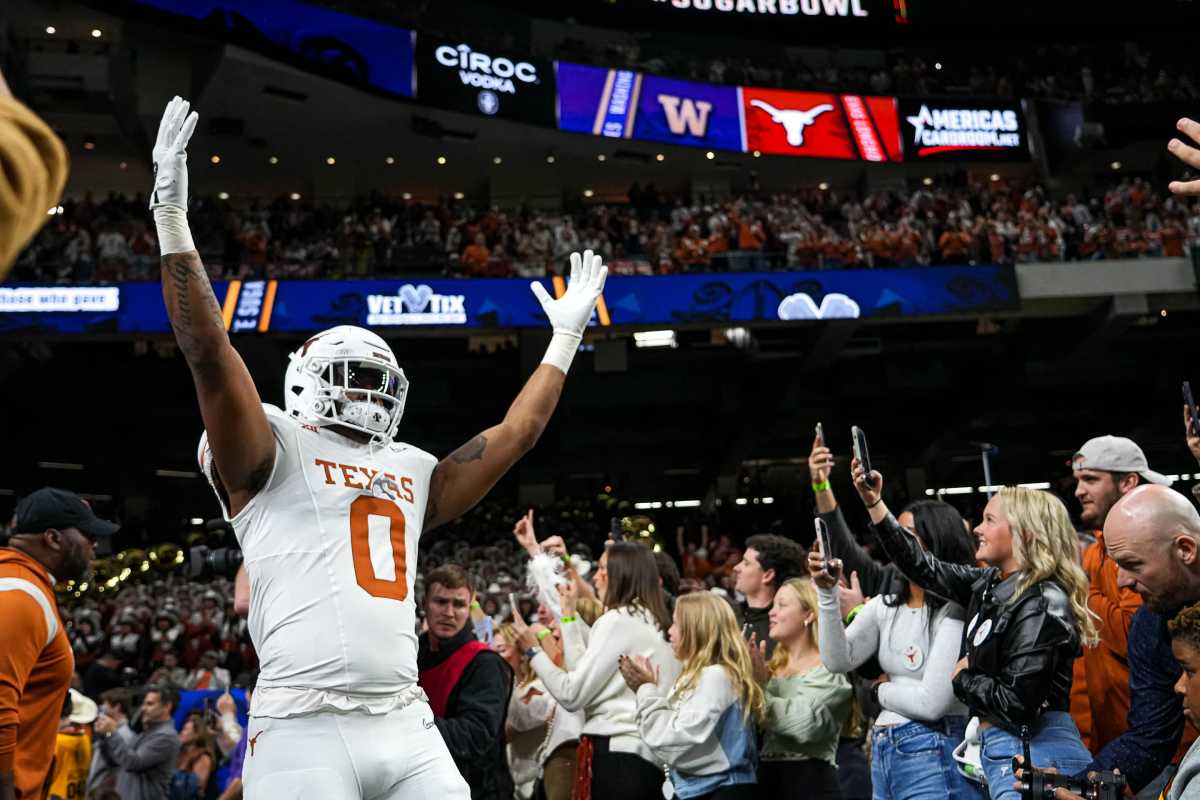 Panthers To Land Texas TE Ja'Tavion Sanders On Pre-2024 Draft Visit