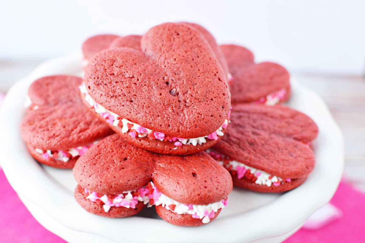 7 Delicious Dessert Ideas for Red Velvet Cake Lovers