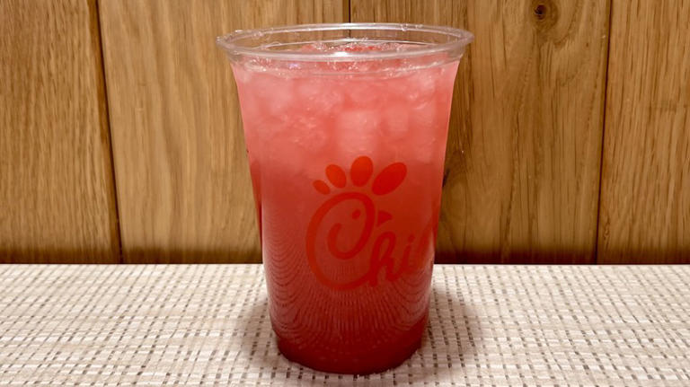 Chick-Fil-A Cherry Berry Beverages Review: We'll Be Ordering One Of ...