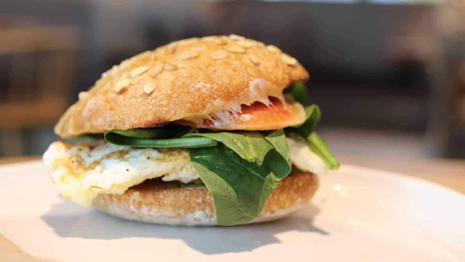 10 Fast Food Breakfasts That Nutritionists Recommend