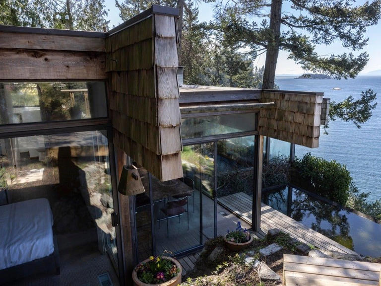 Landmark Sky House for sale in West Vancouver